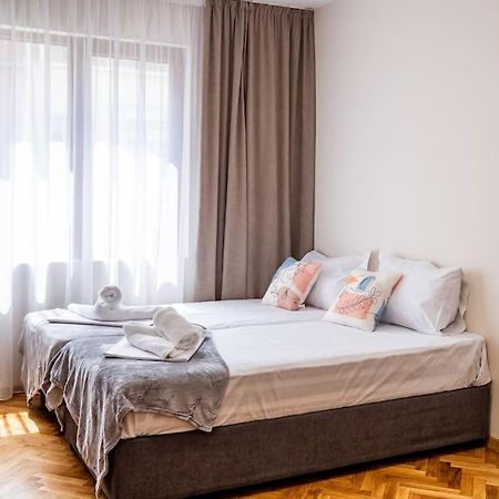 Varna Central 2Bdrm Apartment Ngoại thất bức ảnh