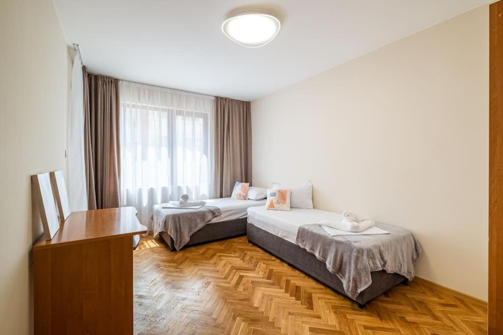 Varna Central 2Bdrm Apartment Ngoại thất bức ảnh