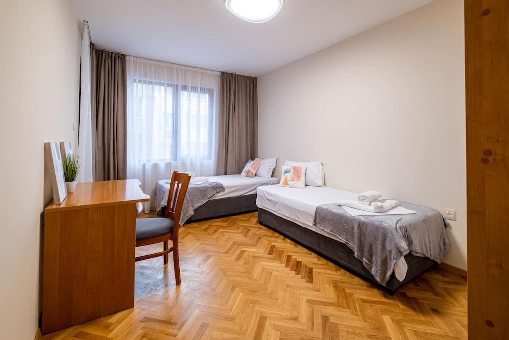Varna Central 2Bdrm Apartment Ngoại thất bức ảnh